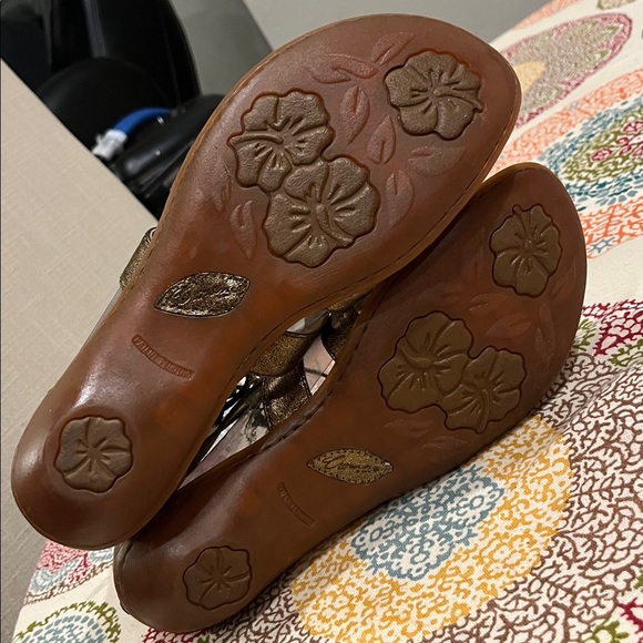 Crown by Born Women's Metallic Gladiator Sandals size 9 - Picture 11 of 11